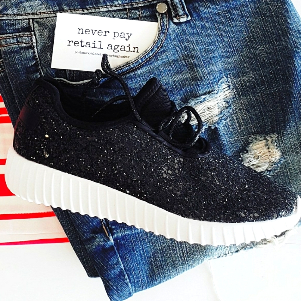 NEW! Forever 21 Sneaker